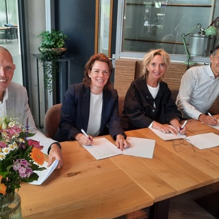 Bestuurders tekenen voor Kamers met Kansen