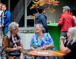 Oplevering Introgebouw in Druten aan de Van Heemstraweg samen met bewoners